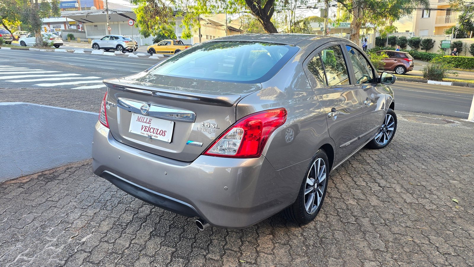 Nissan Versa 1.6 - foto 3